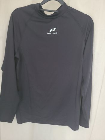 T-shirt foot