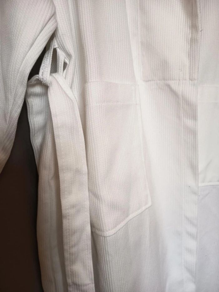 Peignoir blanc.ou robe de chambre . - photo numéro 5