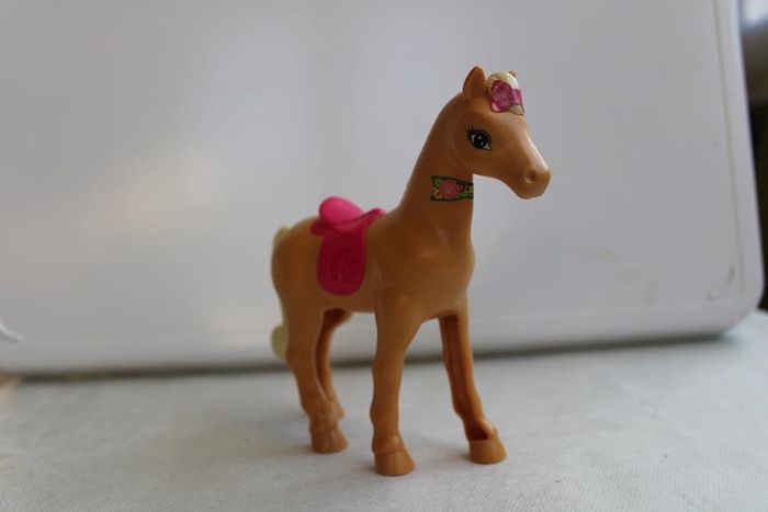 Lot figurines Barbie - photo numéro 3