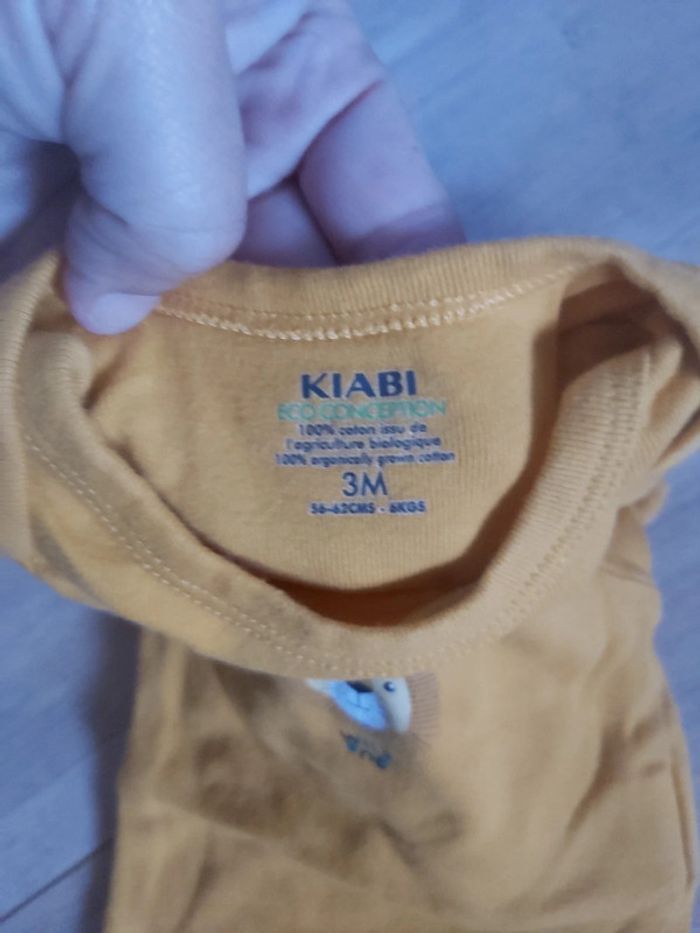 Lot de 3 bodies manches courtes mixte garçon/fille Kiabi 3 mois comme neuf (78) - photo numéro 3