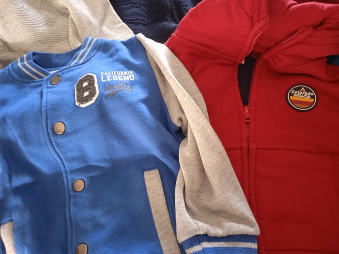 Lot de 7 pulls et gilets - photo numéro 4