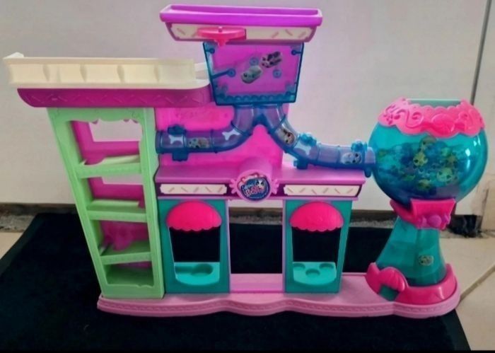 Grande maison littlest pet shop en parfait état