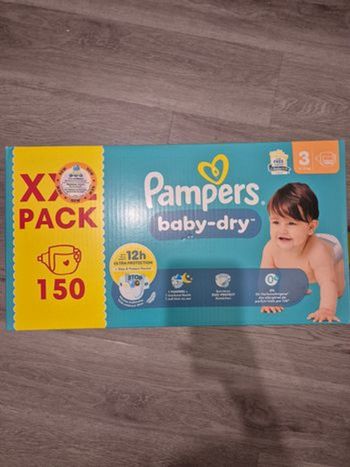 1 carton de couches pampers taille 3