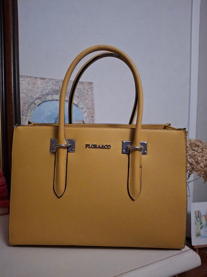 Sac à main jaune moutarde