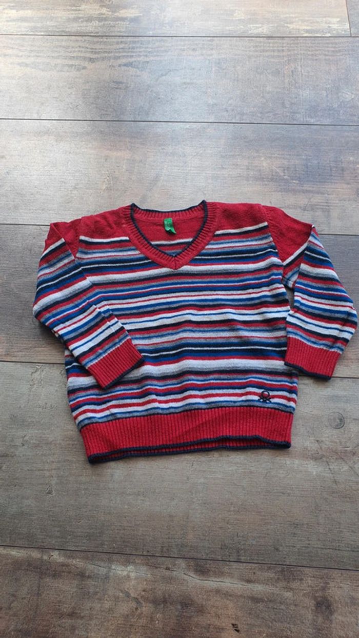 Pull benetton 12 mois en très bon état