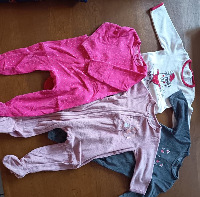 Lot de 4 pyjamas - photo numéro 2