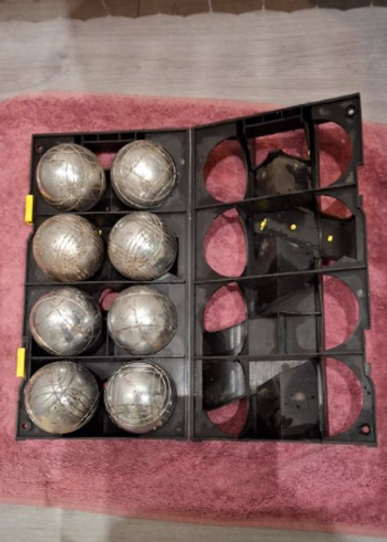 Set de 8 boules de pétanque Obut avec mallette