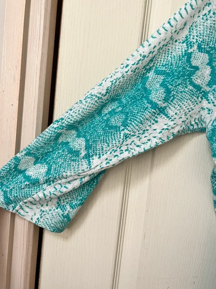 Top Ventilo XL 100% Lin , matière souple, motif python bleu turquoise - photo numéro 6