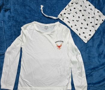 Tee-shirt  et son sac de Noël neuf