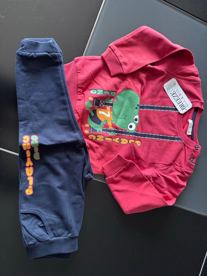 Ensemble neuf 3 ans Breeze Dinosaure rouge