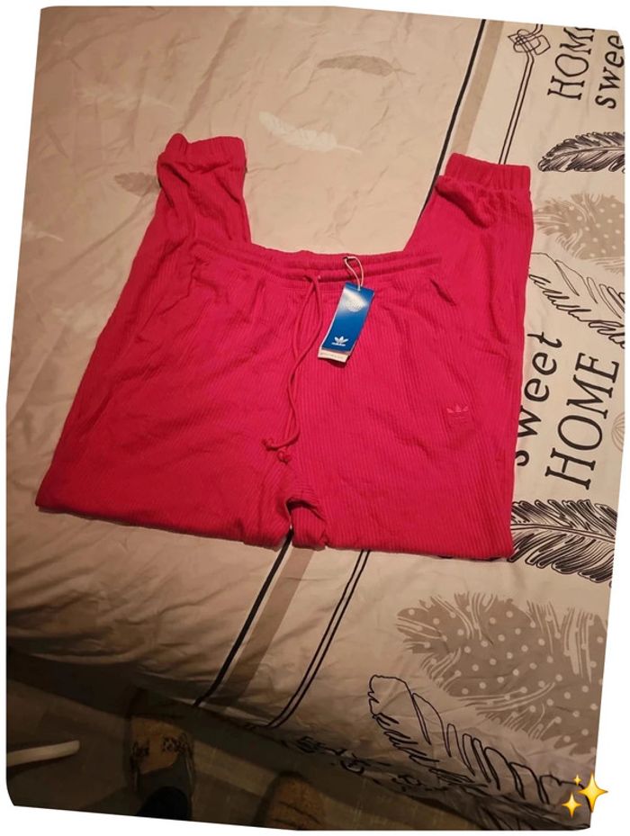 Jogging Adidas rose fuchsia côtelé femme – Neuf avec étiquette - photo numéro 2