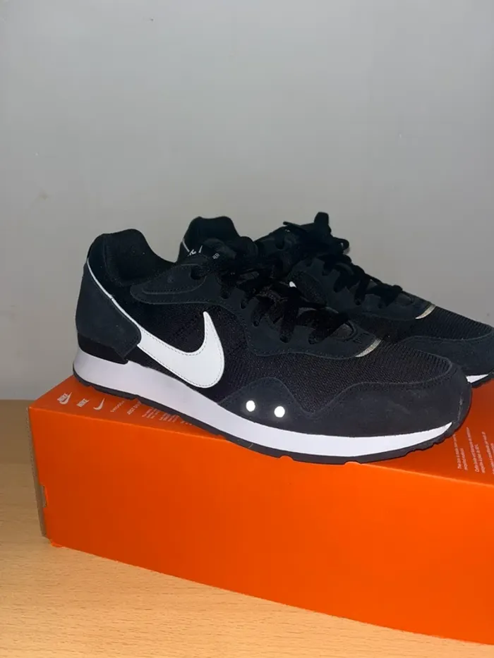 Chaussures Nike Venture Runner 👟