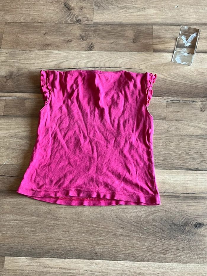 Je vend un tee shirt fille 3 ans très bon état - photo numéro 2