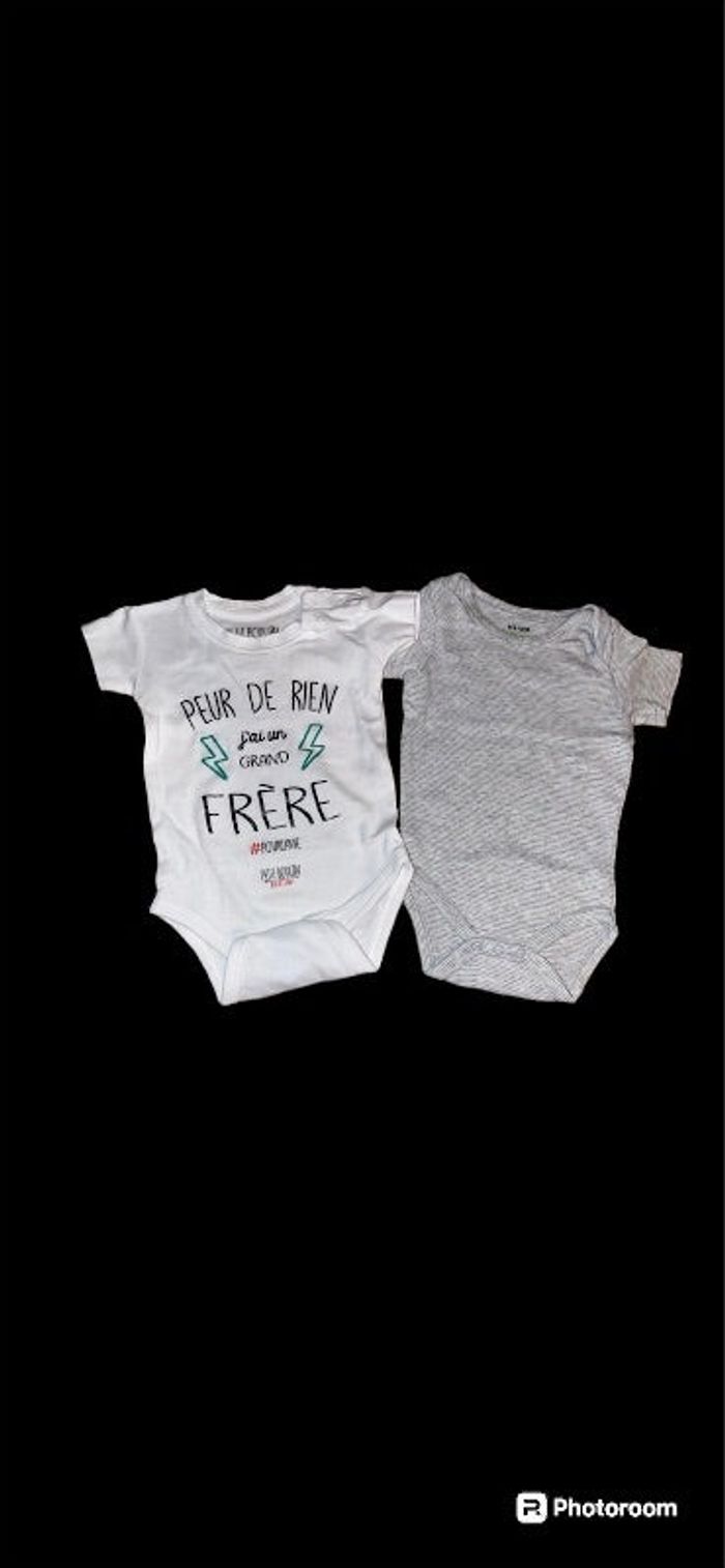 🧸 lot de 2 bodies manches courtes