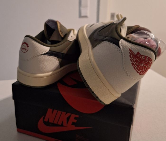 Black friday Nike air Jordan Travis Skott  taille 40 neuve avec étiquettes 🏷 - photo numéro 3