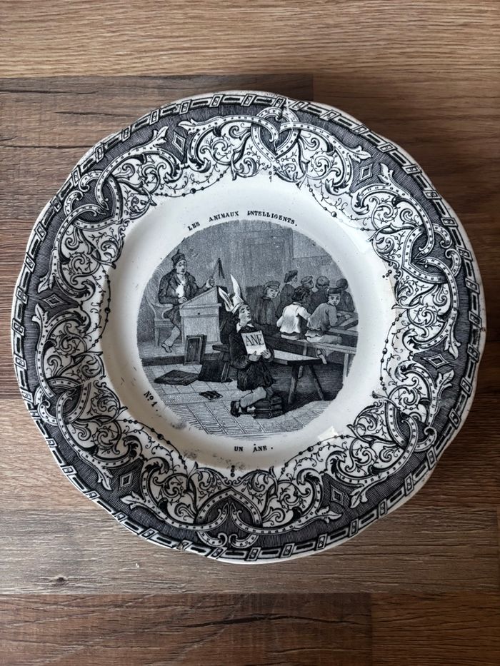 Vintage série de 7 assiettes parlantes en faïence de Creil « les animaux intelligents » - photo numéro 2
