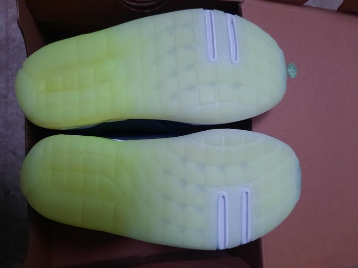 Nike Air Max motif en taille 28 neuve - photo numéro 2