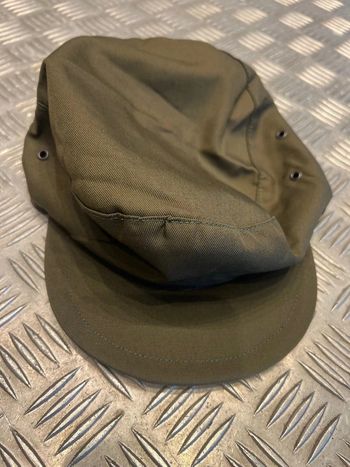 casquette militaire armee Italienne neuf taille 55 / 56