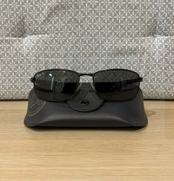 Paire de Lunettes de Soleil "RB3498" avec Verres Polarisants Neufs