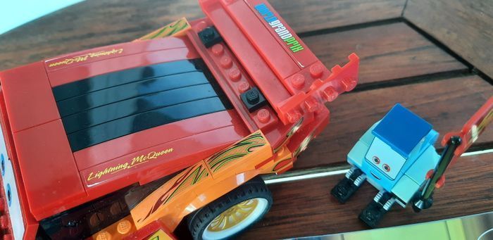 Lego 8484 Flash McQueen - photo numéro 3