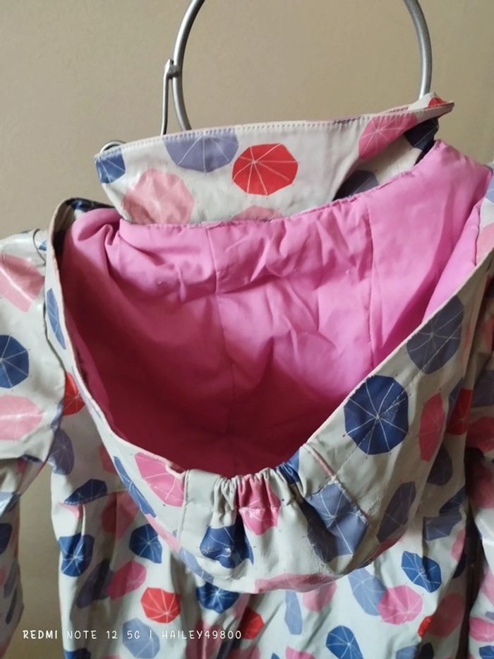 Imperméable DPAM motif parapluie  taille 8 ans - photo numéro 3