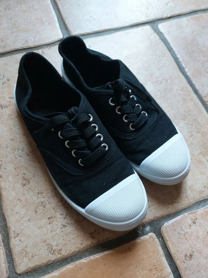 Petites baskets noir et blanche - photo numéro 3
