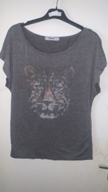 TEE shirt femme taille 2