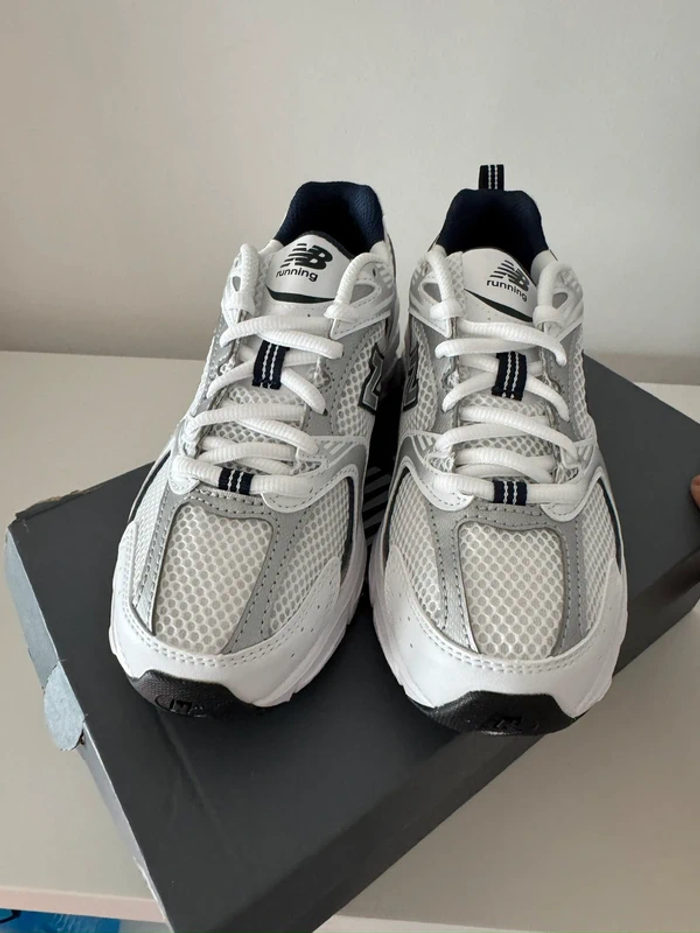 New Balance 530 taille 40 - photo numéro 3