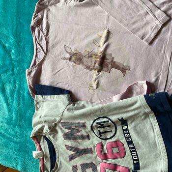 lot 2 tee shirts domyos 10 ans et kiabi 10 ans tbe