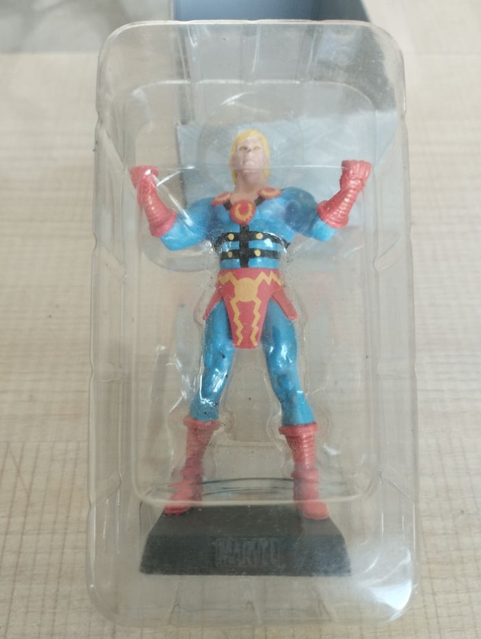 Figurine Marvel ikaris en plomb - photo numéro 2