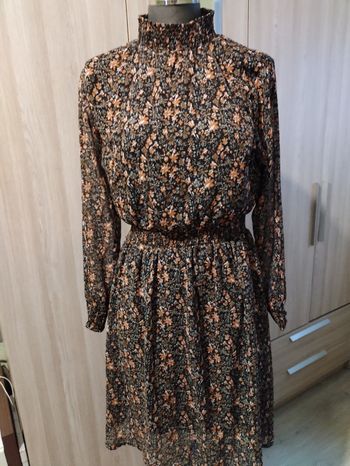 Robe mi-longue manches longues taille 44