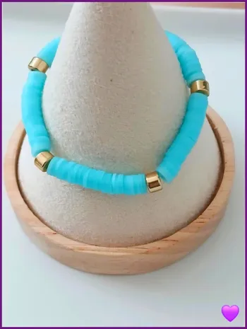 Bracelet en perles heishi bleu et doré tendance coloré été