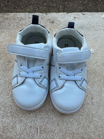 Baskets blanches - taille 23