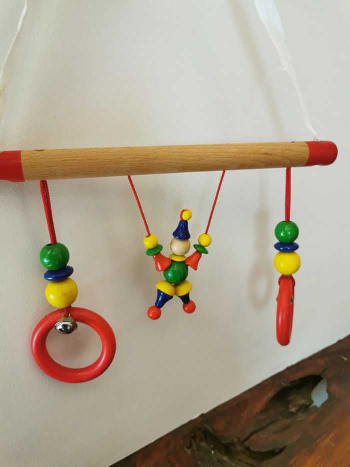 Jouet Baby gym - Boîte trapèze - clown en bois