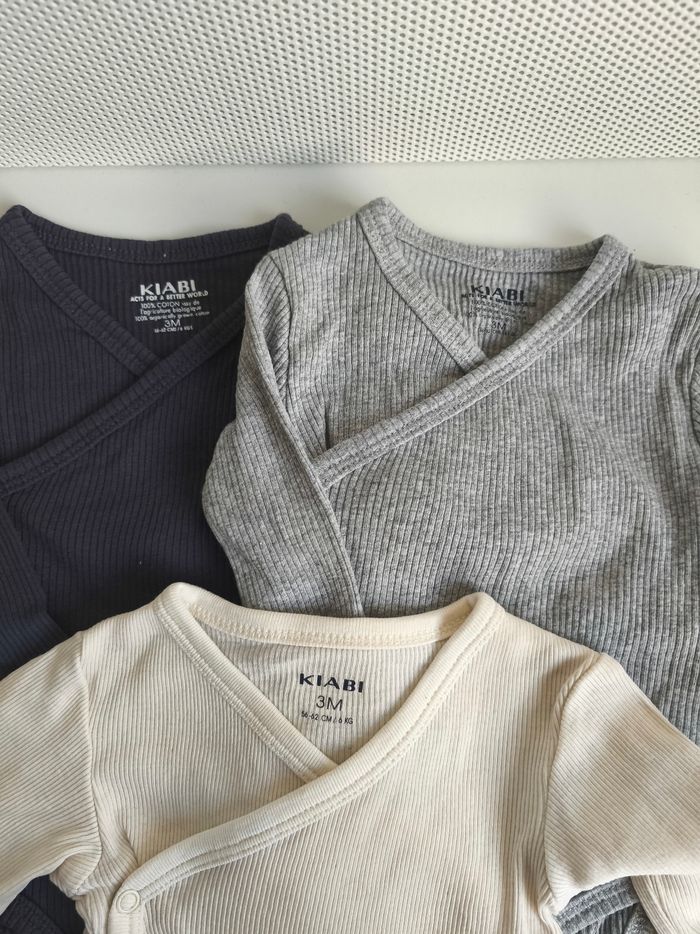 Lot de 3 bodies 3 mois - photo numéro 2
