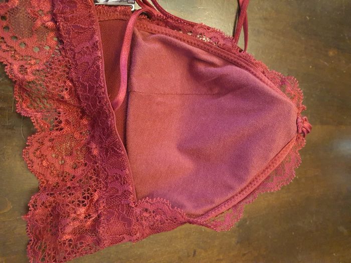 Soutiens-gorge bordeaux Hunkemöller fr M - photo numéro 17