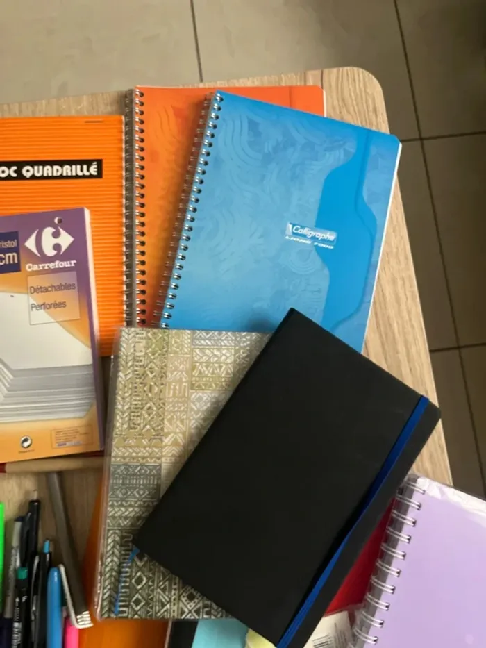 Énorme lot de fournitures scolaires neuves ou en très bon état - photo numéro 5