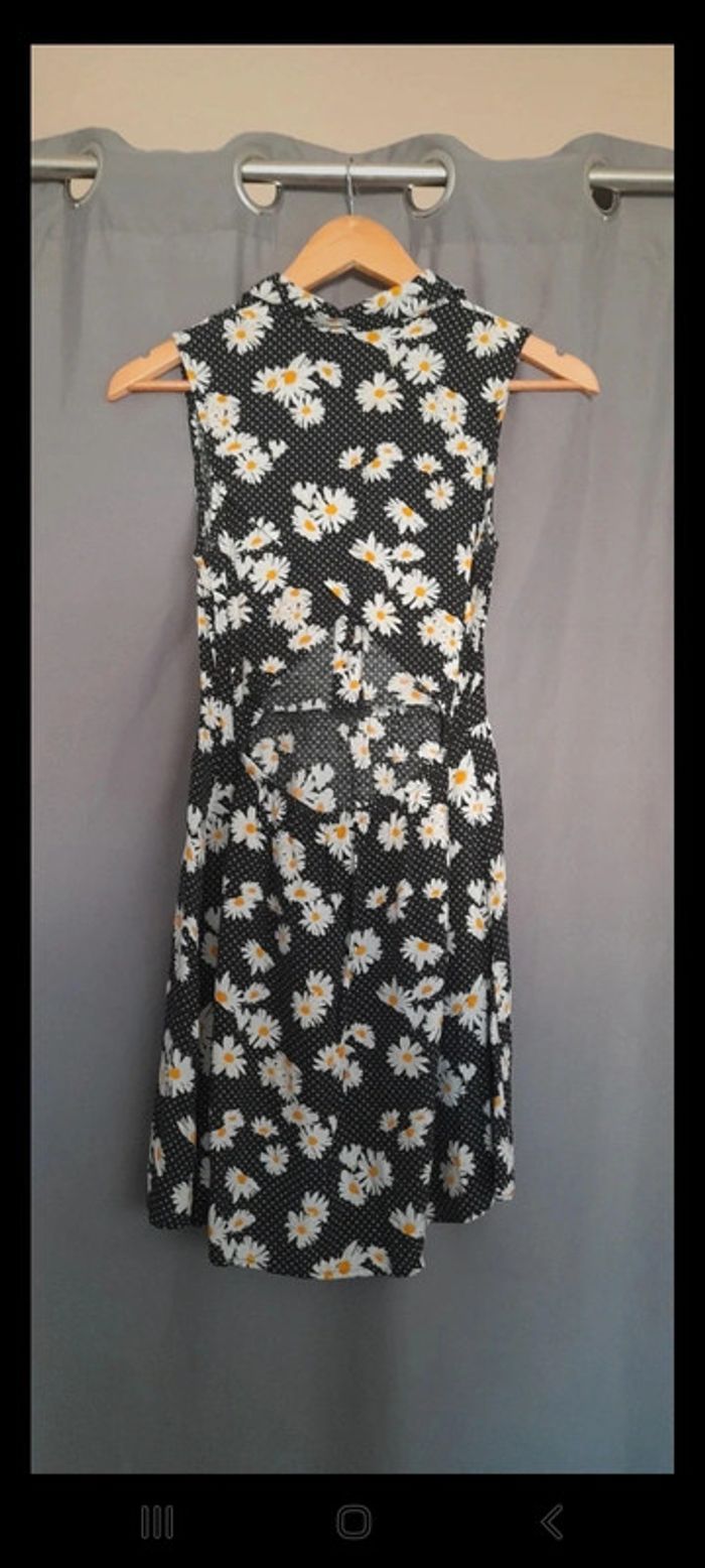 Robe fleuri ouverte au dos H&M - photo numéro 8