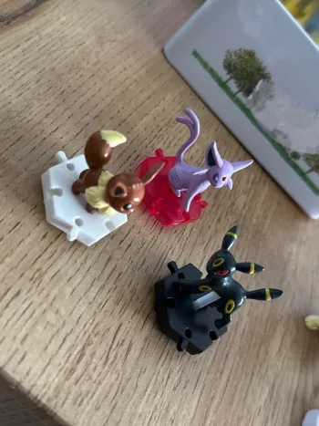 Lot Pokémon figurine Évoli