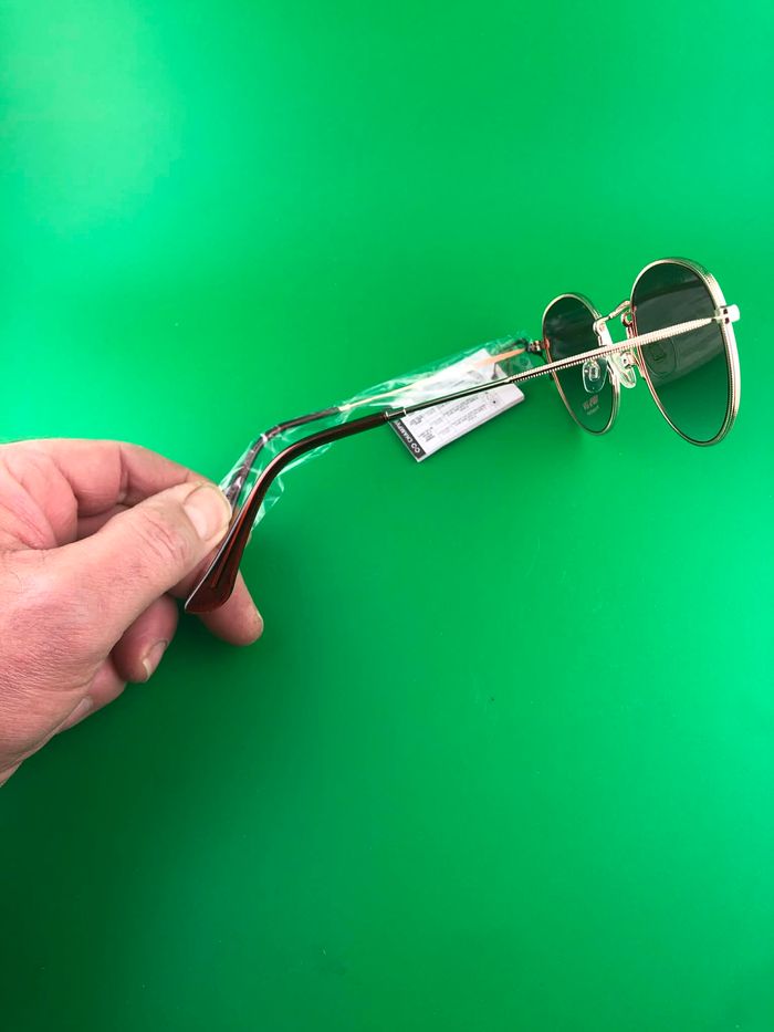 Lunette de soleil - photo numéro 3