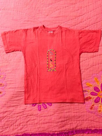 Adorable tee-shirt rouge égyptien KH taille 10 ans
