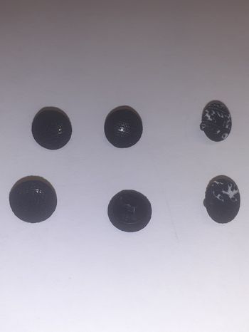 Boutons tissus noirs
