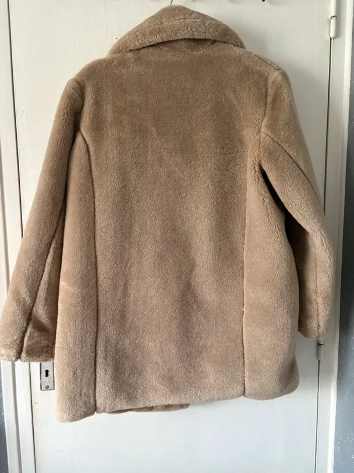 Manteau fausse fourrure Primark - photo numéro 4