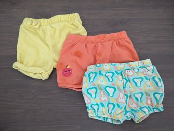 Lot 3 shorts 9 mois