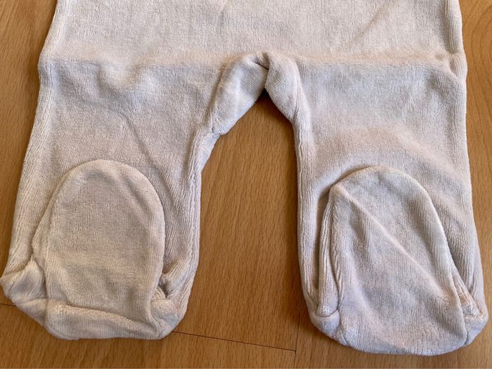 Beau pyjama en velours 1 pièce/grenouillère grise Vertbaudet T. 3 mois/60 cm fille TBE - photo numéro 5