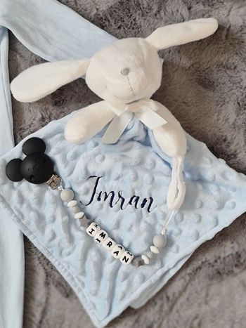 Doudou avec attache tétine personnalisée