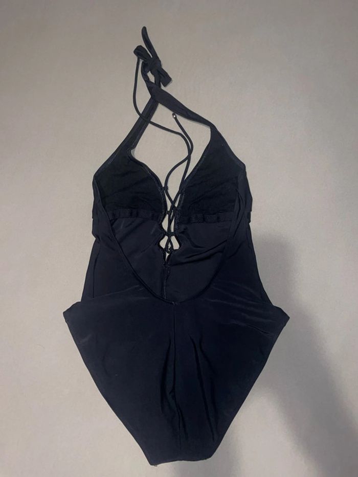 Une pièce noire - photo numéro 3