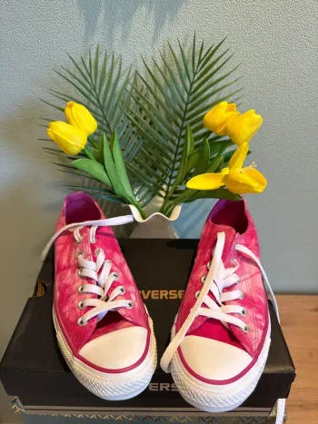 Jolies baskets rose fuschia effet délavé