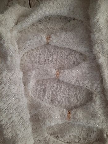 Pull dentelle et paillettes