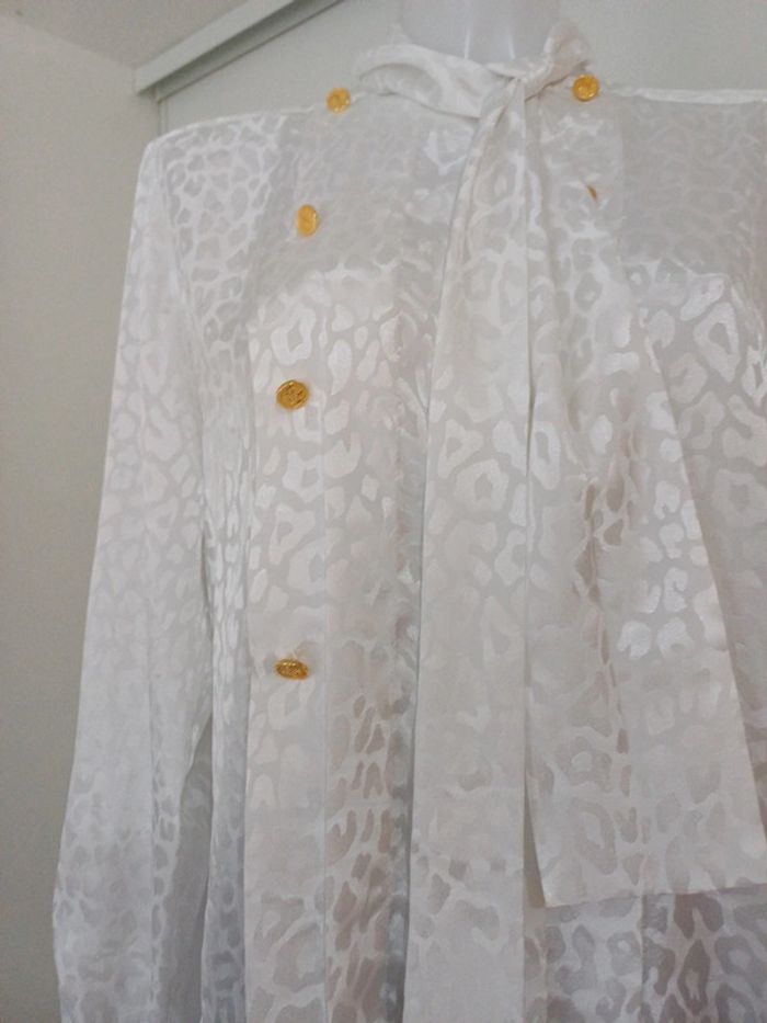 Blouse blanche satiné effet léopard - photo numéro 4
